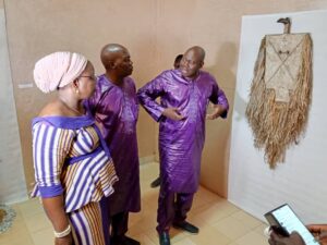 Les frères Ouattara lors de la visite de l’exposition masque : entre tradition et modernité au musée national du Burkina Faso, le 08 août 2024