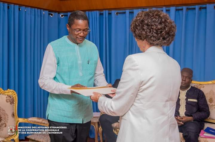 Remise des lettres de créance de l'ambassadeur du Canada au ministre des affaires étrangères, 13 septembre 2024
