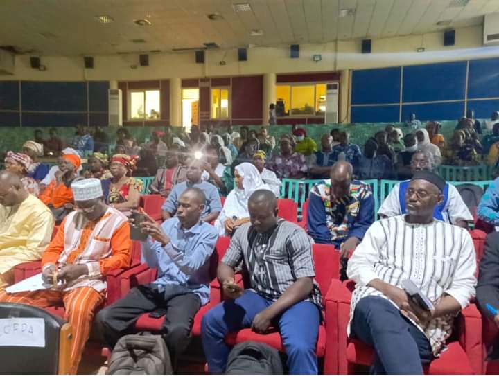 Les acteurs de la filière lait lors de la cérémonie de lancement des 72h du lait local, 24 octobre 2024