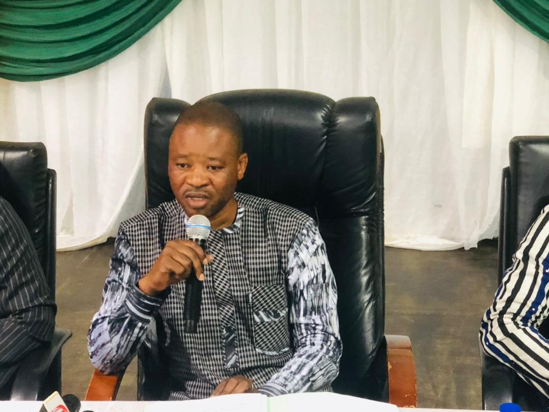 Le DIRCAB du ministre déléguée des Ressources animales, Amadou Diallo lors de la cérémonie de lancement des 72h du lait local 2024, 24 octobre 2024