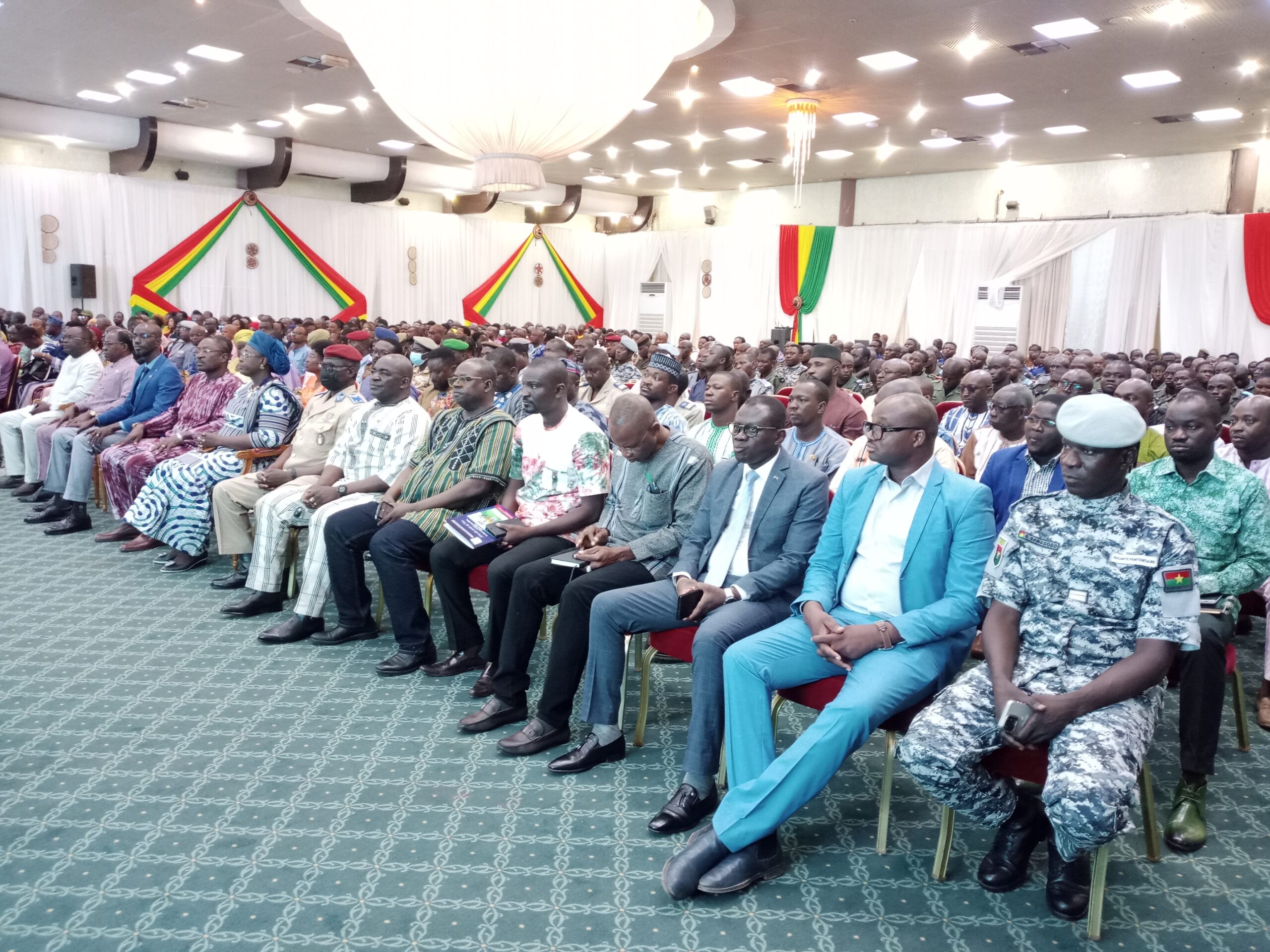 Les participants lors de la nuit des étoiles du Faso, 16 octobre 2024