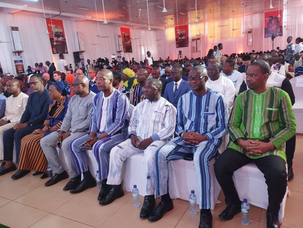 Des membres du gouvernement lors de la cérémonie de lancement de la Semaine du numérique, 12 novembre 2024