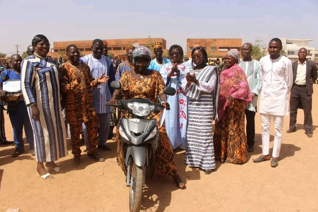 Cérémonie de distinction des meilleurs élèves et enseignants de l'Arrondissement de Ouaga, 20 novembre 2024