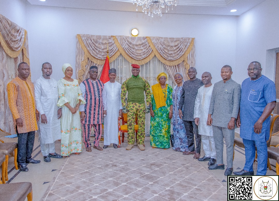 Séjour du Chef de l'Etat à Bobo dans le cadre de l'inauguration de l'usine de tomates de Bobo. Il a reçu en audience le Conseil national du patronat burkinabè (CNPB) section des Hauts-Bassins, 29 novembre 2024