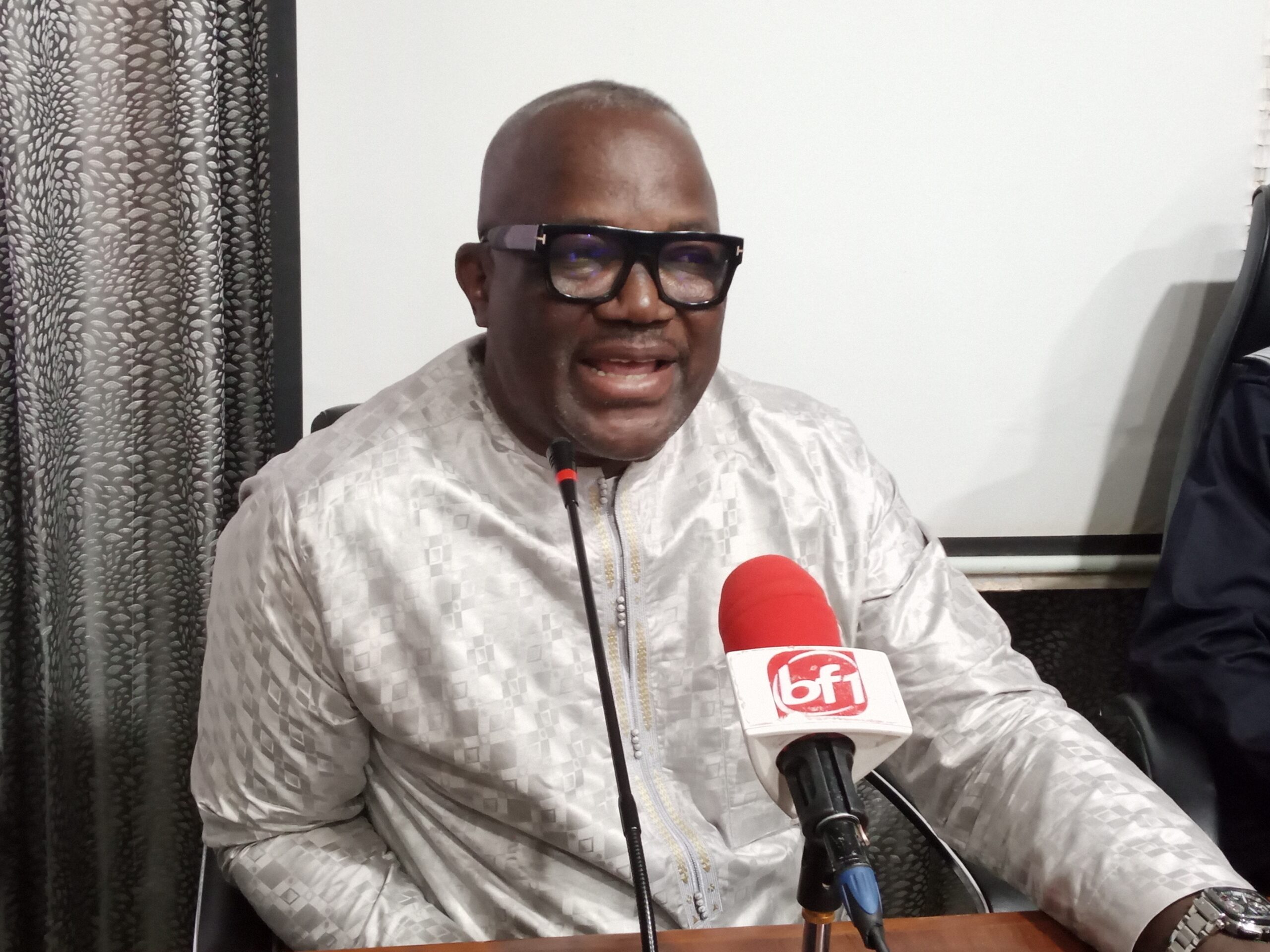 Le Superviseur général de la RAGGAE, Amidou Ouédraogo lors de la cérémonie de clôture de l'atelier de formation de la RACGAE au profit de ses agents sur « La gestion de la panique et des situations de danger extrême : de l’incivilité à l’acte terroriste », 22 novembre 2024