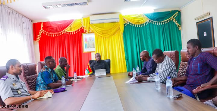 Le ministre de la Justice, Me Edasso Rodrigue Bayala a discuter avec les victimes du putsch manqué de septembre 2015 sur la grâce amniciante, 24 décembre 2024