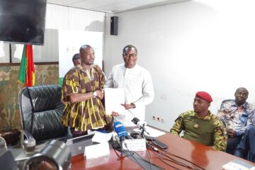 Cérémonie de passation de charge du gouvernement de Jean Emmanuel Ouédraogo au ministère en charge de la Fonction publique et celui de la Communication, 10 décembre 2024