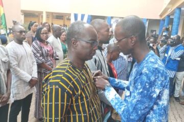 Cérémonie de décoration au Conseil supérieur de la communication, 19 décembre 2024