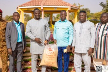 Cérémonie de don de vivres et de non vivres aux familles des FDS tombées au front, le 21 décembre 2024 au Camp Naaba Koom 2 Ouaga