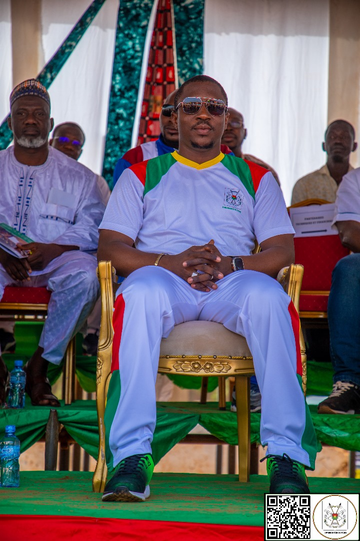 Le trophée du Grand Prix du Président du Faso, disputé sur l’hippodrome à l’arrondissement n°2 de Ouagadougou, 21 décembre 2024 à Ouaga