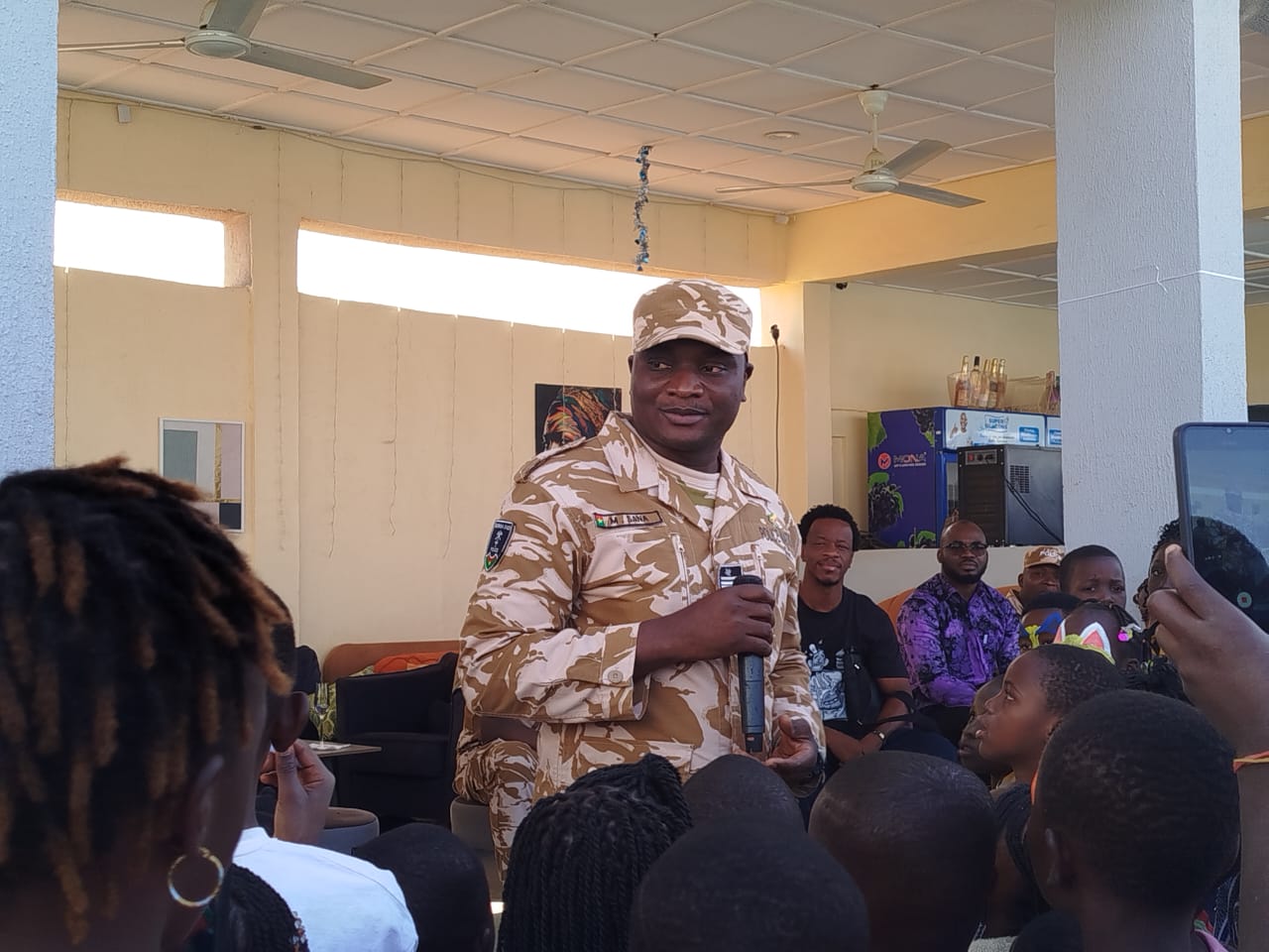 Essakane a parrainé une journée de solidarité au profit des enfants des Forces de défense et de sécurité (FDS), organisée par l'AS Police le 28 décembre 2024