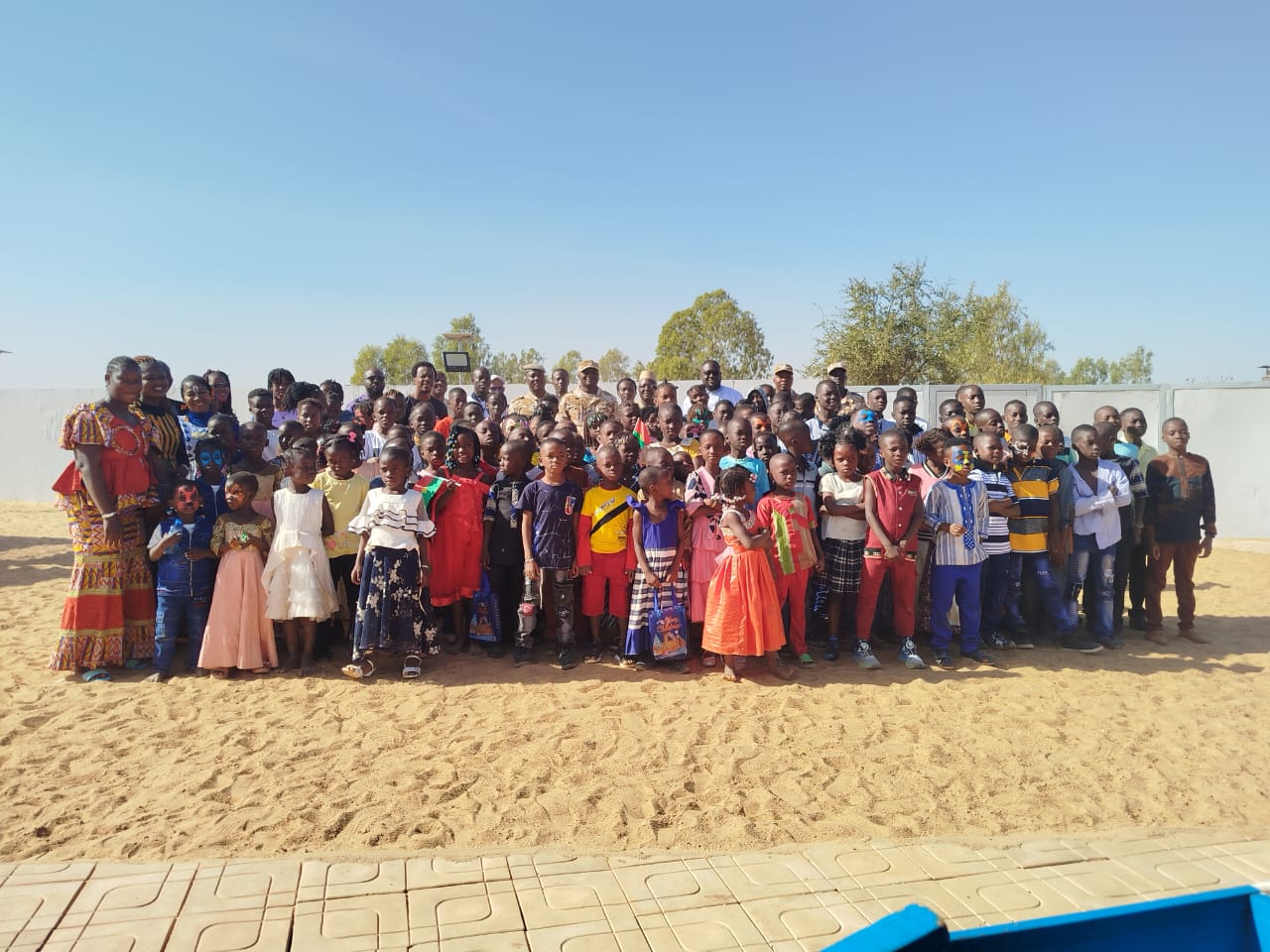 Essakane a parrainé une journée de solidarité au profit des enfants des Forces de défense et de sécurité (FDS), organisée par l'AS Police le 28 décembre 2024