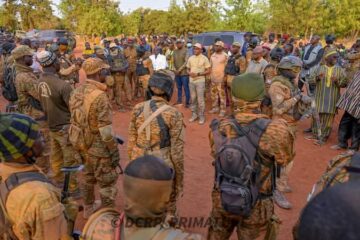 Visite des détachements militaires par le Premier ministre, 31 décembre 2024