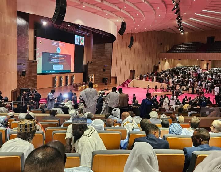 Du 21 au 23 janvier 2025 le ministre en charge de l'Enseignement de base, Jacques Sosthène Dingara a représenté le Burkina Faso à la Conférence Africaine pour la Promotion de la Paix à Nouakchott en Mauritanie