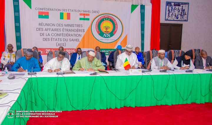 Rencontre des ministres en charge des Affaires étrangères de l'AES sur les formalités de séparation avec la CEDEAO, 26 janvier 2025