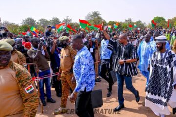 A l’occasion de la commémoration de l’an 1 du retrait du Burkina Faso, du Mali et du Niger de la CEDEAO, la Coordination nationale des associations de veille citoyenne (CNAVC), a tenue un meeting le 28 janvier 2025 à Ouagadougou