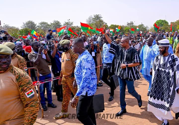 A l’occasion de la commémoration de l’an 1 du retrait du Burkina Faso, du Mali et du Niger de la CEDEAO, la Coordination nationale des associations de veille citoyenne (CNAVC), a tenue un meeting le 28 janvier 2025 à Ouagadougou