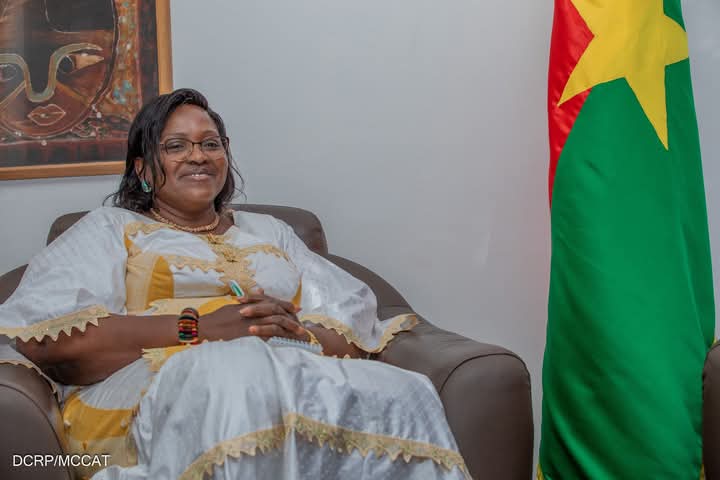 Le ministre en charge de la Culture, Gilbert Ouédraogo a accordé une audience a l’ambassadrice du Burkina Faso au Mali, Julienne Dembelé/Sanou, il a été question de la participation du Burkina à la 21e édition de Ségou’Art - Festival sur le Niger, 27 janvier 2025