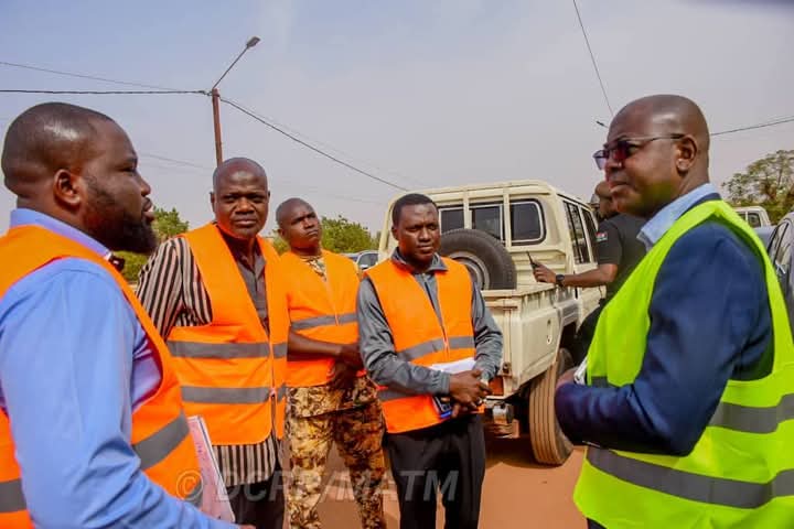 Dans le cadre de la mise en place un plan de circulation alternée à sens unique à Ouagadougou, une équipe technique a effectué une visite terrain le 3 février 2025