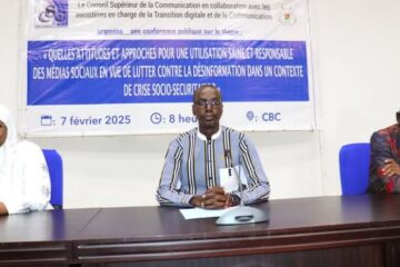 Le CSC a organisé une conférence publique sur les attitudes à adopter face à la désinformation pour une utilisation saine des réseaux sociaux, 7 février 2025