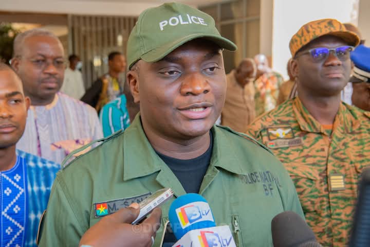 Lancement officiel de la plateforme de signalement des actes de cybercriminalité dénommée « Alerte-BCLCC », 11 février 2025