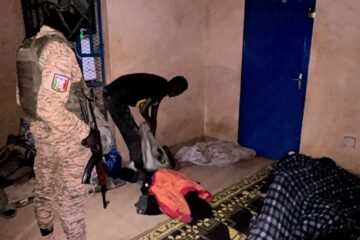 Dans le cadre de la lutte contre l’insécurité urbaine, la troisième Légion de Gendarmerie a mené, dans la nuit du 9 au 10 février 2025, une « vaste » opération de sécurisation dans le quartier Dapoya