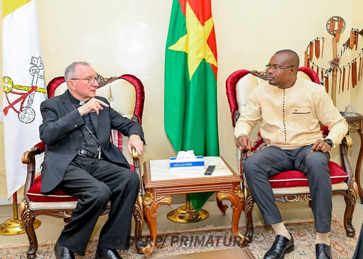Le secrétaire d’État du Pape François, le cardinal Pietro Parolin, est arrivé dans la soirée du 14 février 2025 à Ouagadougou.