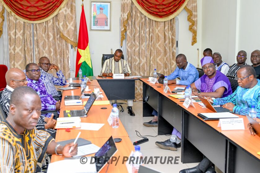 Le Premier ministre a présidé un conseil de cabinet consacré à l’état d’avancement des réformes du système éducatif, 10 février 2025