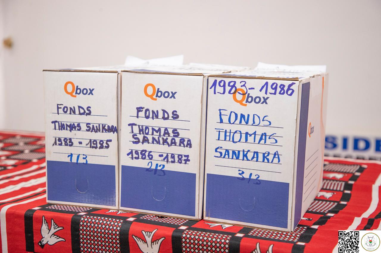 Le Conseiller spécial du Président du Faso remet des archives et des artéfacts du feu Président Capitaine Thomas Isidore Noël Sankara au ministère de la Communication, de la Culture, des Arts et du Tourisme, 11 février 2025