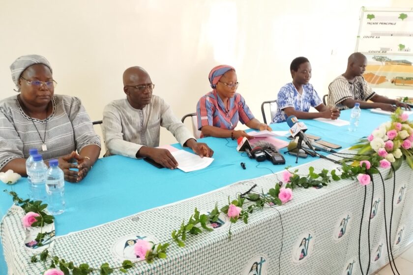 Conférence de presse des travailleuses missionnaires de l’immaculée sur un projet de construction d’un établissement d’enseignement post-primaire et secondaire au profit de l’orphelinat Sainte Thérèse de l’enfant Jésus de Loumbila, 15 février 2025