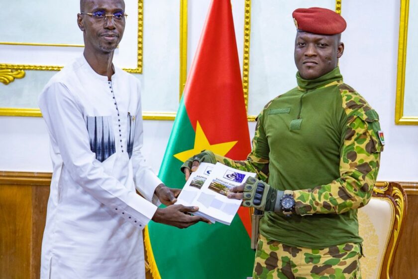 Le Président du Faso a reçu le rapport 2022 et 2023 du CSC, le 18 février 2025