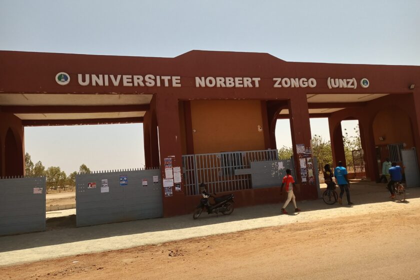 Le mardi 4 février 2025, un drame est survenu dans une des salles de cours de la salle Polyvalente située au secteur 10 de la Ville de Koudougou a causé la mort d'un étudiant de l'UNZ, Seré René