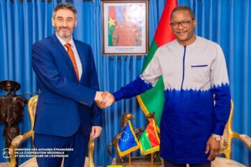 Le ministre en charge des Affaires étrangères a reçu en audience, Karamoko Jean Marie Traoré a reçu en audience l’ambassadeur Chef de la Délégation de l’Union Européenne au Burkina Faso Daniel Aristi Gaztelumendi, 3 mars 2025