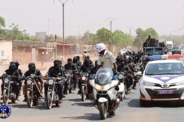 La hiérarchie policière a réservé un accueil triomphal aux éléments du 3ème Groupement des unités mobiles d’intervention de la Police Nationale (GUMI 3) de retour de mission, le 07 mars 2025 à Ouagadougou