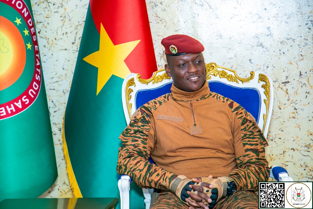 Le Chef de l'Etat a accordé une audience aux FDS de la région du Plateau Central dans le cadre d'un séjour dans la région, 20 mars 2025