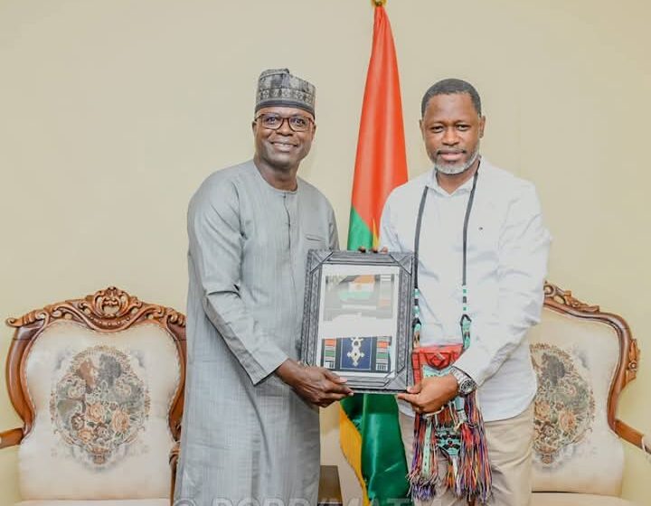 Le ministre en charge de l'Administration territoriale a reçu en audience le DG de l’Administration territoriale du Niger, 15 avril 2025