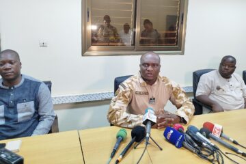 Cérémonie de présentation d’un système de pointage d’arrivées et de départs des agents du service passeports ainsi que les avis des usagers du service du public, dénommé « Kasèt Toumdé », 8 avril 2025