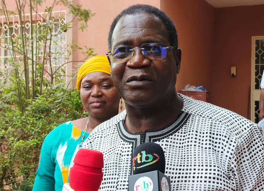 À l’occasion de la Journée de la Secrétaire, Evelyne Zongo/Kaboré, experte en secrétariat a dédicacé ses 2 ouvrages, 17 avril 2025