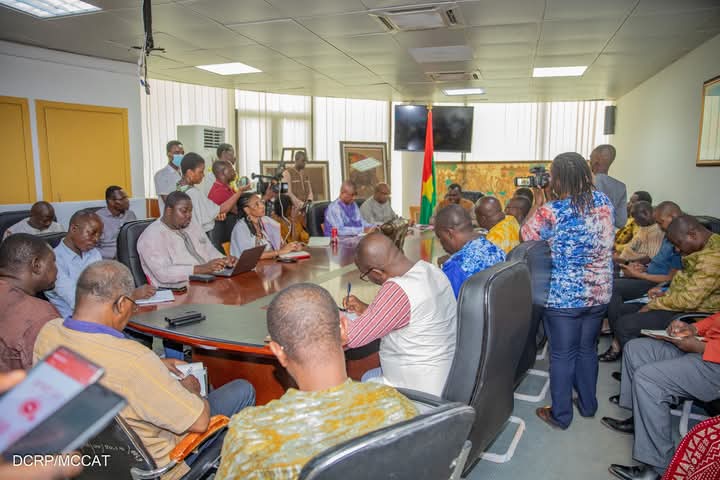 Rencontre ministre de la communication et patrons de presse, 5 mai 2025
