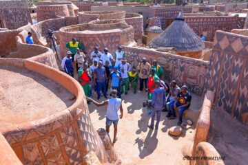 Dans le cadre de la troisième édition du Mois du patrimoine burkinabè, la Primature a organisé une sortie touristique au profit de son personnel à Tiébélé et sur le Pic du Nahouri, 15 mai