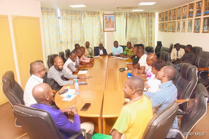 La première session du cadre de concertation de la DCRP avec les chargés de communication des fédérations sportives nationales, 21 mai 2025