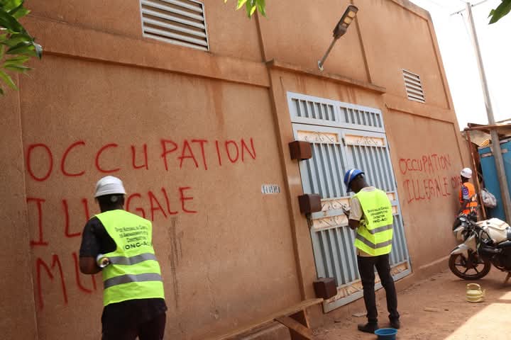 L'ONC-AC a effectué une sortie de sensibilisation et d’interpellation à l’endroit de magasins construits en zone d’habitation, 22 mai 2025