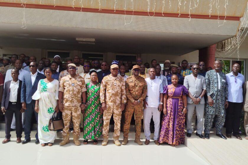 Le ministère de la Sécurité tient une rencontre d’échanges et d’informations sur les mesures préventives de lutte contre le financement du terrorisme avec les faîtières des transporteurs et des distributeurs et gérants de stations d’essence, 22 mai 2025