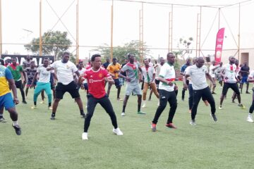 Dans l'optique de renforcer son lien avec sa communauté, le journaliste sportif Moussavou Billa a organisé une Journée foot-santé, 4 mai 2025
