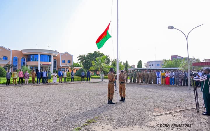 Montée des couleurs à la Primature, 2 juin 2025