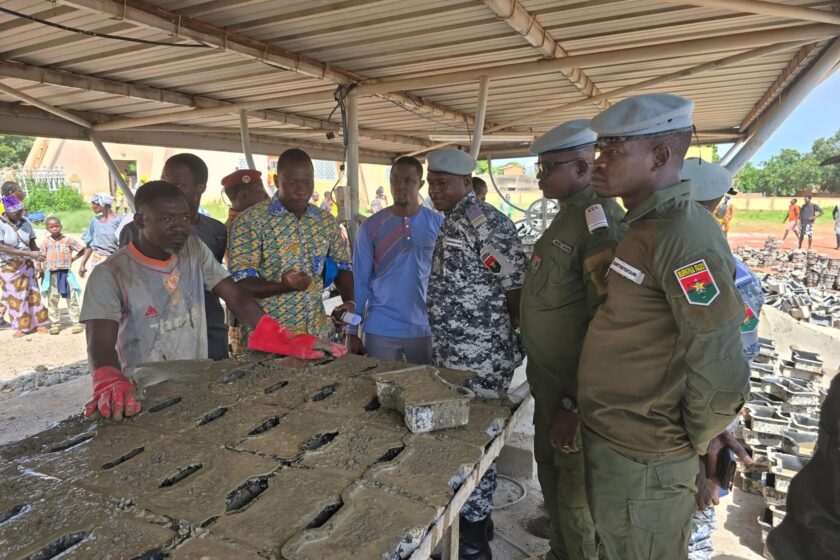 Dans le cadre de l'application de la loi sur le Travail d’intérêt général (TIG), 52 détenus de la MAC Bobo participe à l'opération d'embellissement Faso Mêbo, 23 juin 2025