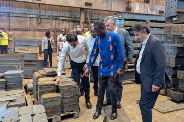 Dans le cadre de la construction du stade de 15 000 place de Bobo, le ministre Roland Somda a effectué une visite de terrain sur 3 unités industrielles de Integral Group à Istanbul, 25 juin 2025