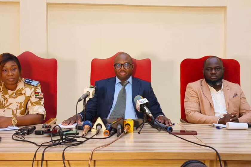 Le procureur du Faso près le TGI Ouaga 1 a animé une conférence de presse sur un réseau d'escroquerie QNET, 11 juin 2025