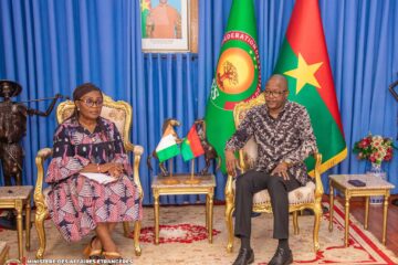 Suite à l’information qui circule depuis quelques heures sur le décès dans des circonstances non encore élucidées de notre compatriote Alain Traore, dit Alino Faso en République de Côte d’Ivoire, le ministre des Affaires étrangères, de la Coopération régionale et des Burkinabè de l’Extérieur, a convoqué la Chargée d’Affaires de l’ambassade de la Côte d’Ivoire à Ouagadougou ce 28 juillet 2025