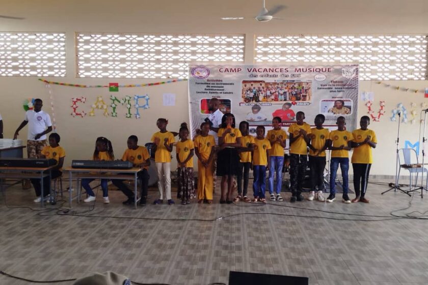 La cérémonie de clôture du camp vacances musique dédié aux enfants des Forces de Défense et de Sécurité (FDS), 15 juillet 2025 à Ziniaré